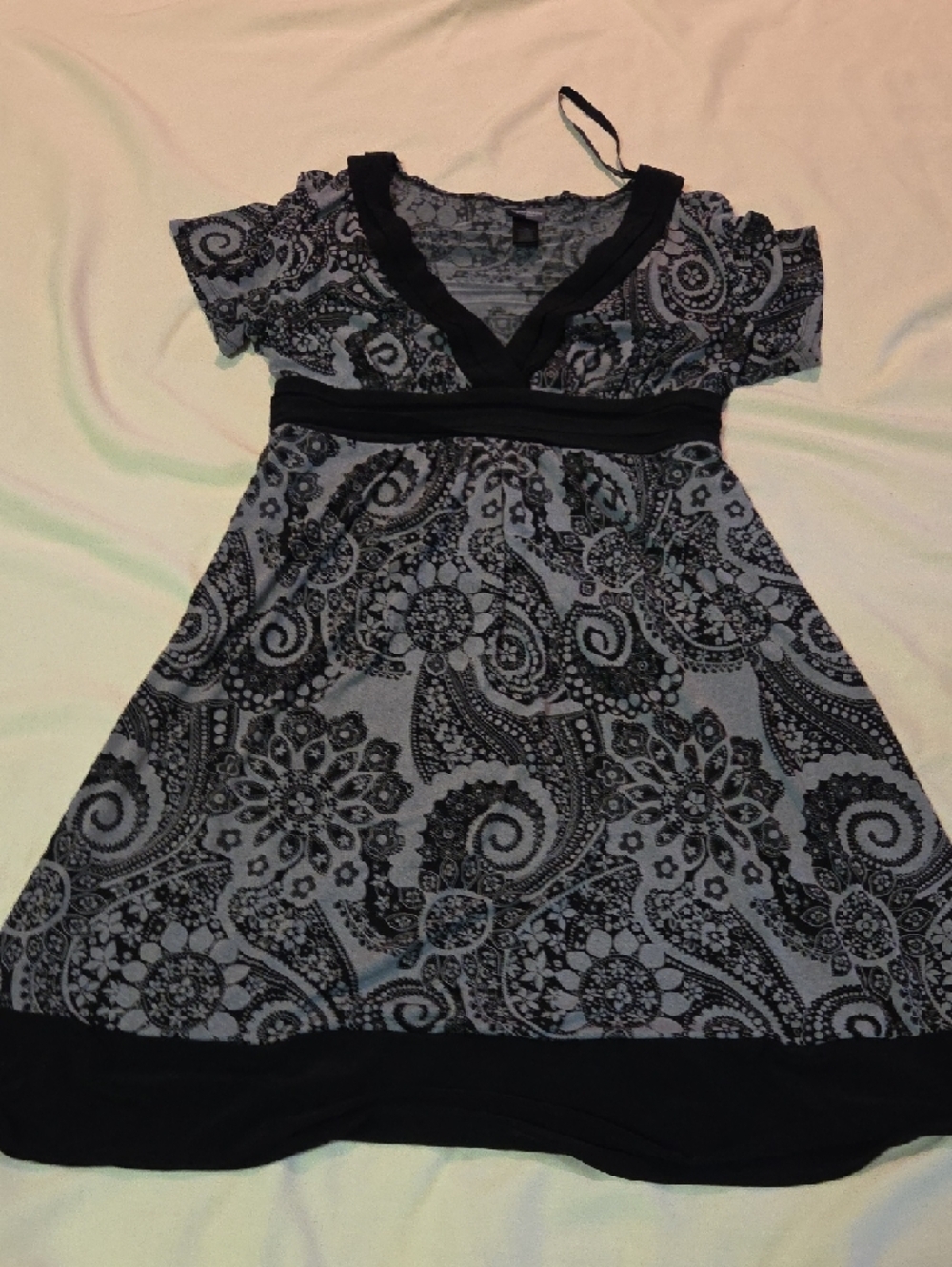 Bisou Bisou Black & Gray Paisley V-Neck Midi Dress